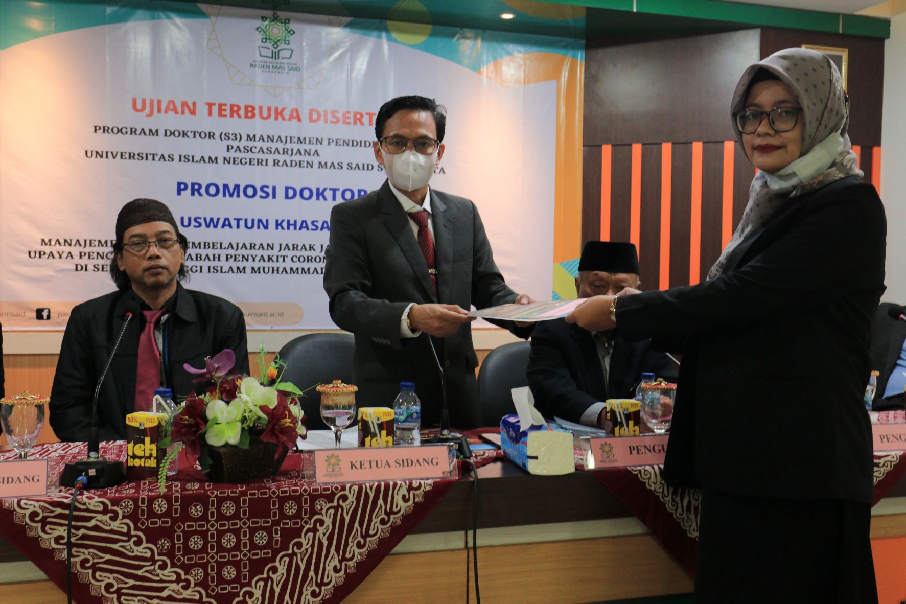 Jalani Ujian Promosi Doktor, Uswatun Khasanah Resmi Meraih Gelar Doktor ke-4 di UIN Raden Mas Said Surakarta