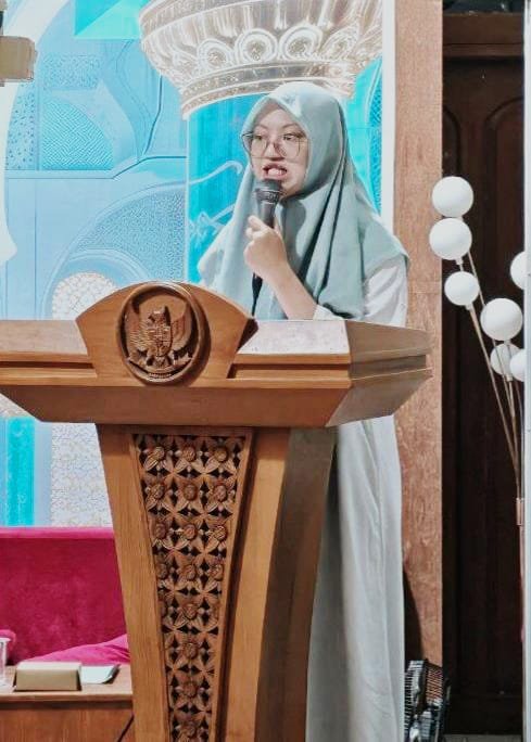 ALIYA SAVANA AMANULLAH, Mahasiswa UIN Surakarta yang Ajarkan Kitab Kuning Dengan Bahasa Perancis