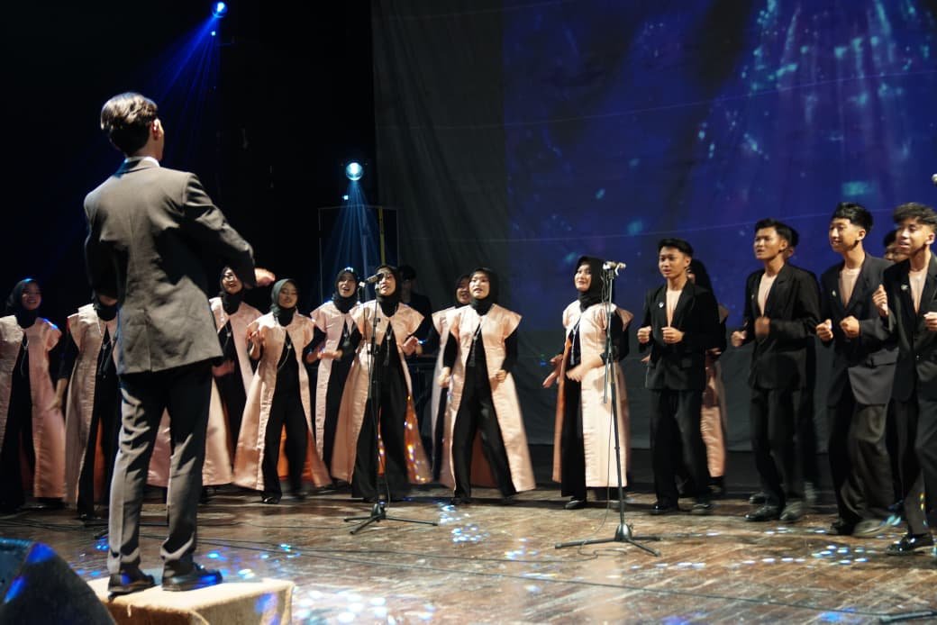 Implementasi Klinik Musik dan Paduan Suara, Mahasiswa UIN Surakarta Gelar Konser Harmoni ke-XX